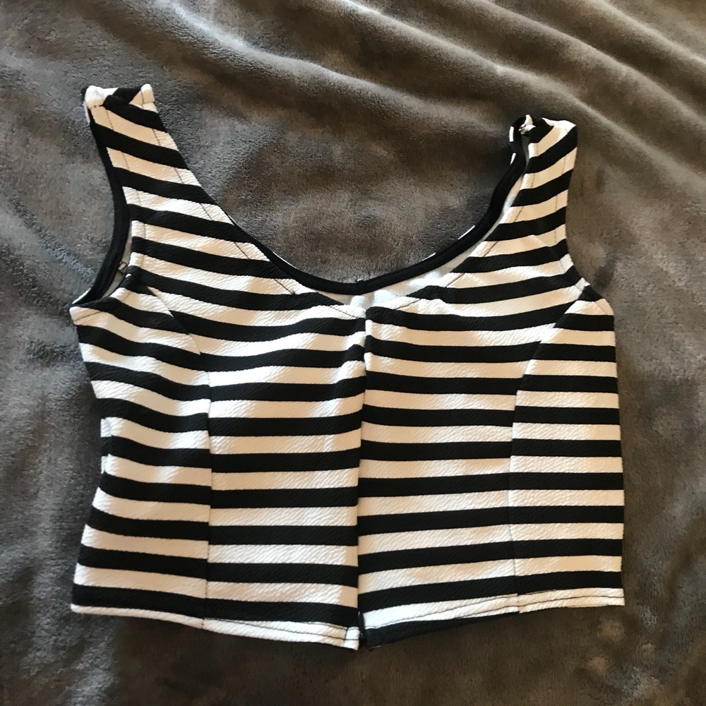 stripped crop top🎹